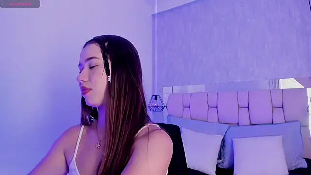 Snapshot of Roxie-Summers11 chatting on January 2025 07:43:01 PM Roxie-Summers11 online show from January 2025 07:43:01 PM