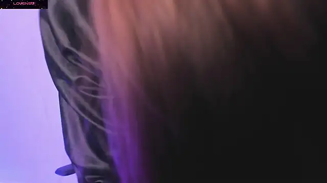 Snapshot of Roxie-Summers11 chatting on February 2025 10:51:02 PM Roxie-Summers11 online show from February 2025 10:51:02 PM