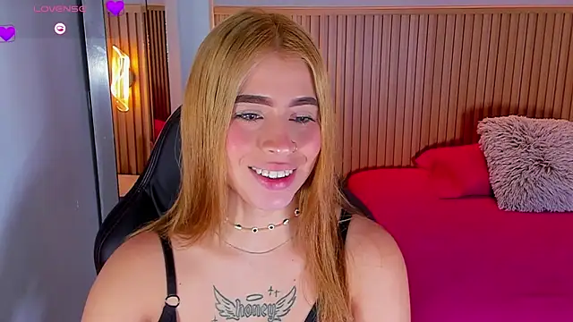 LUCYAMARS1 online show from October 2025 12:15:01 PM