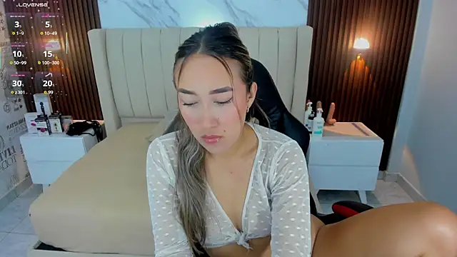 Snapshot of CAMILAGRAY chatting on May 2026 12:25:02 PM CAMILAGRAY online show from May 2026 12:25:02 PM