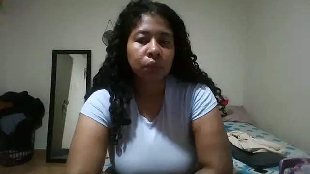 Snapshot of Ivon-09 chatting on April 2026 01:04:01 PM Ivon-09 online show from April 2026 01:04:01 PM