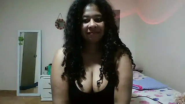 Snapshot of Ivon-09 chatting on May 2026 12:01:01 PM Ivon-09 online show from May 2026 12:01:01 PM