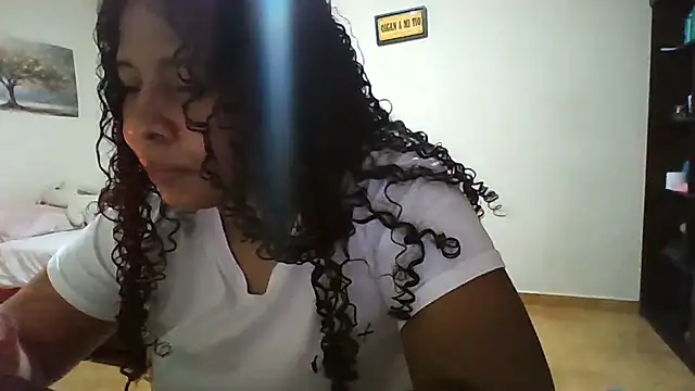 Snapshot of Ivon-09 chatting on July 2026 12:37:01 AM Ivon-09 online show from July 2026 12:37:01 AM