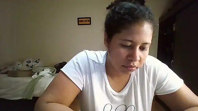 Snapshot of Ivon-09 chatting on July 2026 12:33:01 PM Ivon-09 online show from July 2026 12:33:01 PM