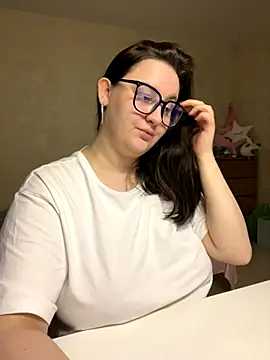 hungry1bunny online show from November 2025 09:58:01 PM