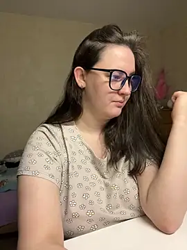 hungry1bunny online show from March 2026 06:58:01 PM