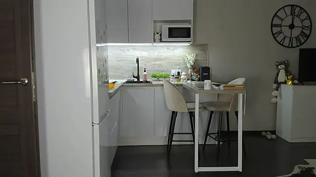 nilliluv online show from April 2026 08:58:02 PM