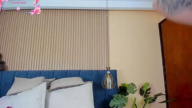 kathecute   online show from November 2025 01:37:01 AM