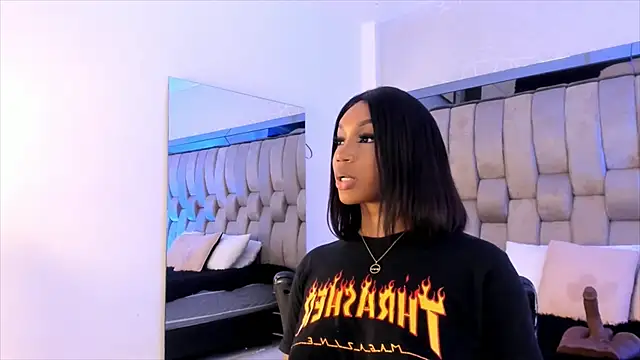 ChaynnaCooper online show from February 2025 03:18:01 PM