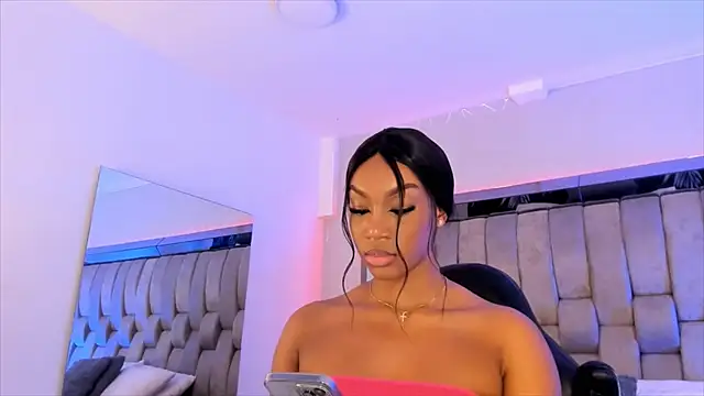 ChaynnaCooper online show from February 2025 03:20:01 PM