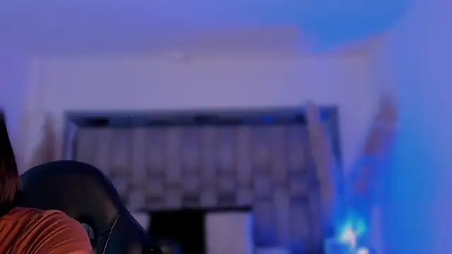 ChaynnaCooper online show from November 2025 04:40:02 AM