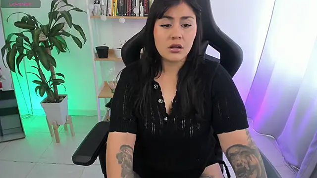 GretaX-X online show from November 2025 05:12:02 PM