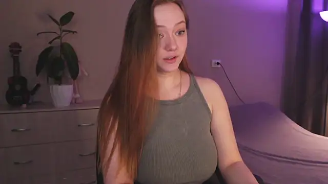 SarahSweetie online show from February 2026 03:27:02 PM