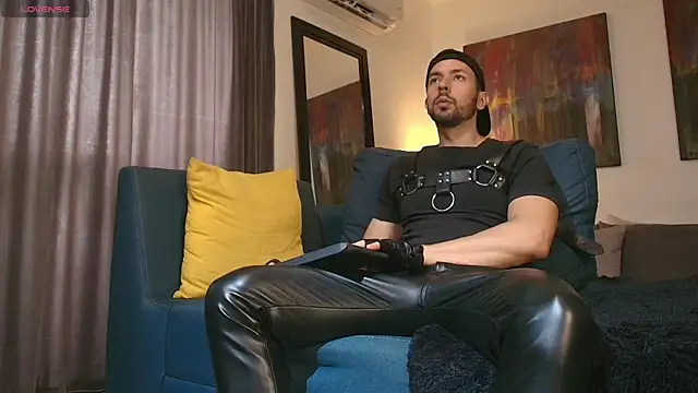 Snapshot of tommy_raym0ndg chatting on July 2026 01:26:01 PM tommy raym0ndg online show from July 2026 01:26:01 PM
