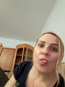 Malichkaanna30 online show from December 2024 01:00:02 PM