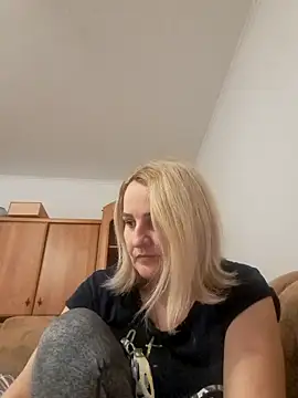 Malichkaanna30 online show from December 2024 03:33:02 PM