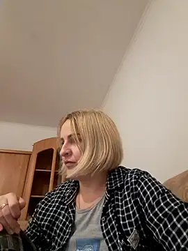 Malichkaanna30 online show from December 2024 01:03:01 PM