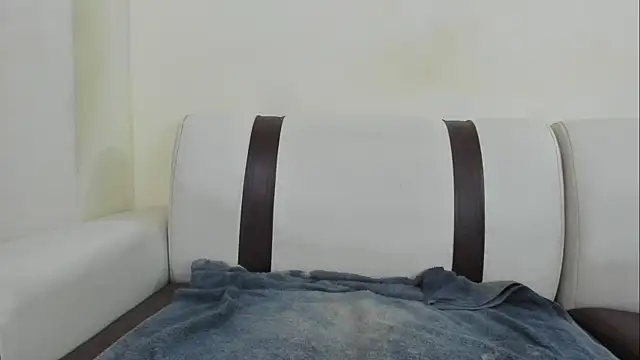 lunainsane58 online show from April 2026 09:30:02 PM