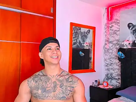 Snapshot of Aaron_Toy chatting on January 2026 06:02:02 PM Aaron Toy online show from January 2026 06:02:02 PM