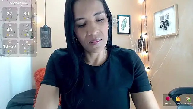 scarlet-foox online show from October 2025 01:14:01 PM