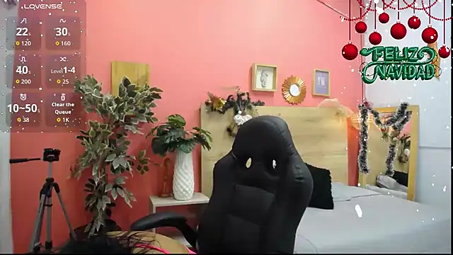 scarlet-foox online show from December 2025 12:12:01 PM