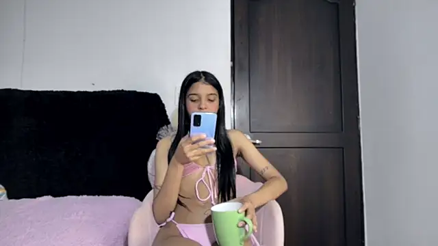 Snapshot of Michi_sexy chatting on May 2026 02:33:01 PM Michi sexy online show from May 2026 02:33:01 PM