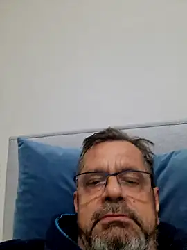 axecoman60 online show from January 2025 07:40:01 PM