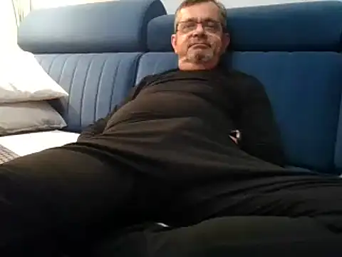 axecoman60 online show from January 2025 07:18:02 PM