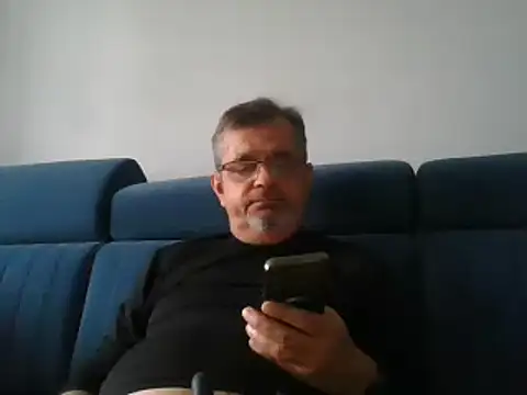 axecoman60 online show from February 2025 11:54:02 AM