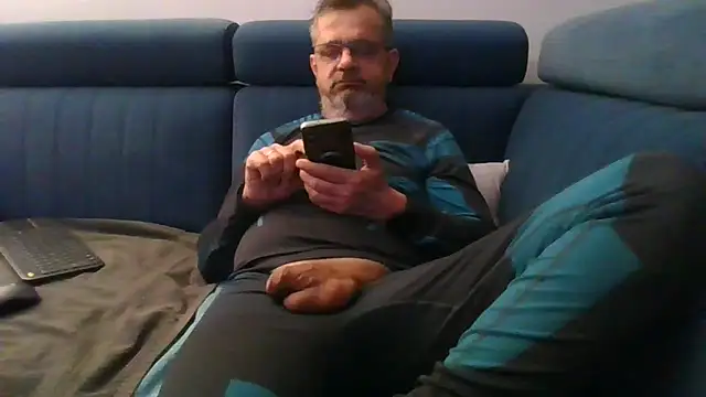 axecoman60 online show from March 2025 06:56:01 PM