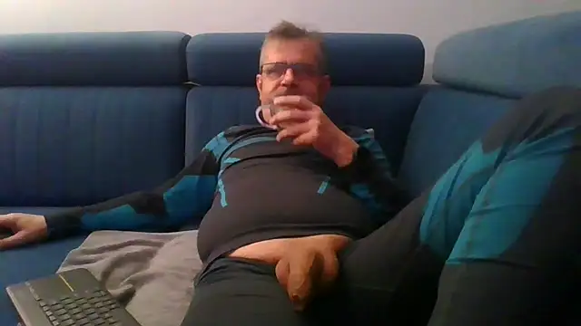 axecoman60 online show from March 2025 06:23:02 PM