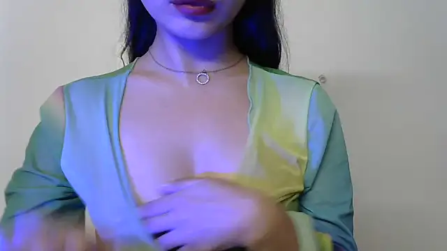 amrita2210 online show from October 2025 10:07:01 PM