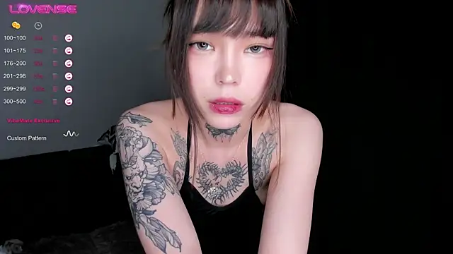 Dark Ester online show from October 2025 04:37:01 PM