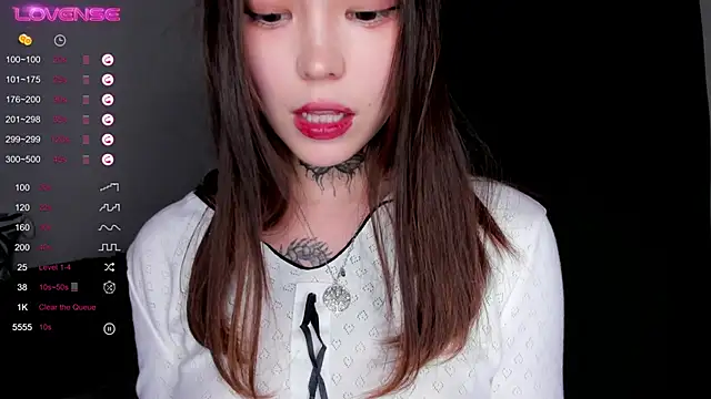 Dark Ester online show from November 2025 10:03:02 AM