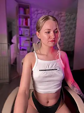 Devill Angel  online show from February 2025 07:49:01 PM