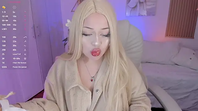 Snapshot of Kendall_Bunnyy chatting on January 2025 02:36:01 PM Kendall Bunnyy online show from January 2025 02:36:01 PM