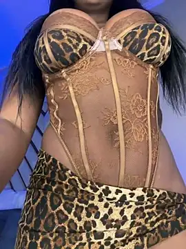 Snapshot of Lola_King chatting on May 2026 03:45:02 AM Lola King online show from May 2026 03:45:02 AM