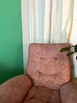 littlemelodi18 online show from November 2025 01:19:01 AM