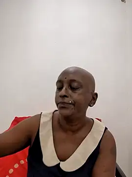 mamakarma1403 online show from May 2026 01:43:02 PM