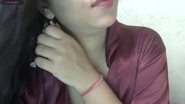 Snapshot of Preeti-Sexy chatting on April 2026 05:57:01 AM Preeti-Sexy online show from April 2026 05:57:01 AM