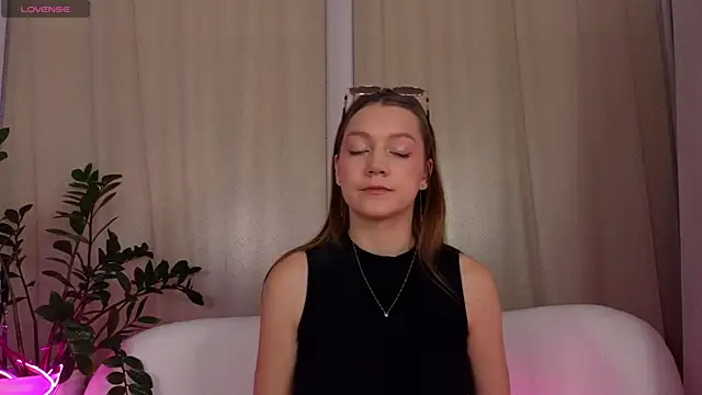 Snapshot of AliceBrayan chatting on March 2025 05:12:02 AM AliceBrayan online show from March 2025 05:12:02 AM