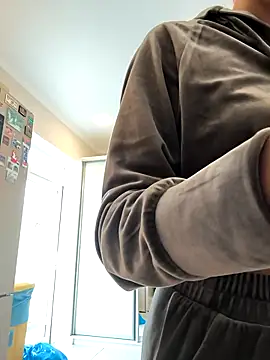 Snapshot of AliceBrayan chatting on October 2025 05:05:01 AM AliceBrayan online show from October 2025 05:05:01 AM