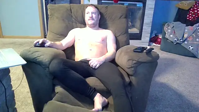 Snapshot of Bretto18 chatting on December 2024 02:12:01 PM Bretto18 online show from December 2024 02:12:01 PM