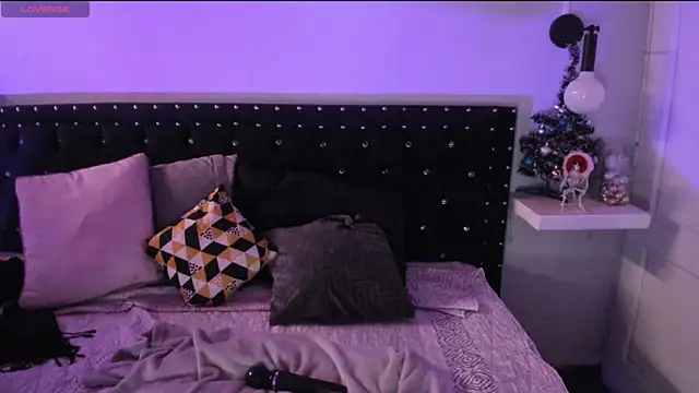 Snapshot of Ghosty_Doll chatting on December 2025 01:16:01 PM Ghosty Doll online show from December 2025 01:16:01 PM