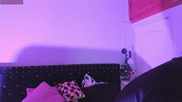 Snapshot of Ghosty_Doll chatting on December 2025 08:25:02 PM Ghosty Doll online show from December 2025 08:25:02 PM