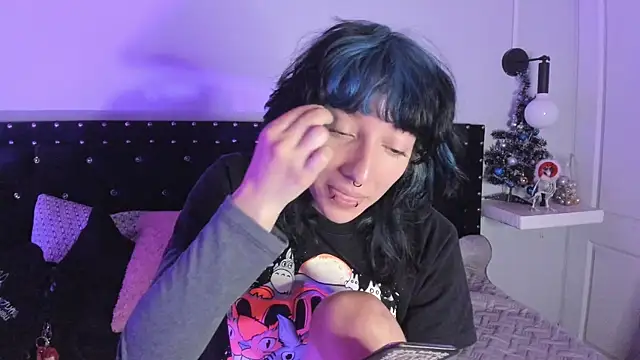 Snapshot of Ghosty_Doll chatting on December 2025 09:22:02 PM Ghosty Doll online show from December 2025 09:22:02 PM