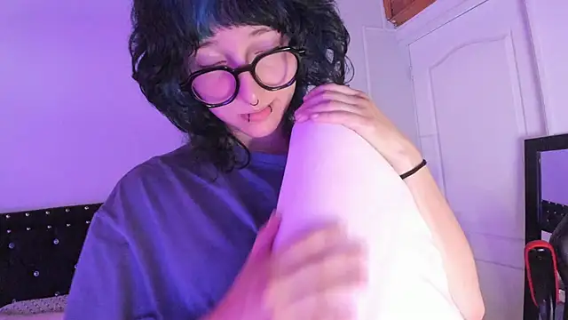 Snapshot of Ghosty_Doll chatting on December 2025 08:27:01 PM Ghosty Doll online show from December 2025 08:27:01 PM