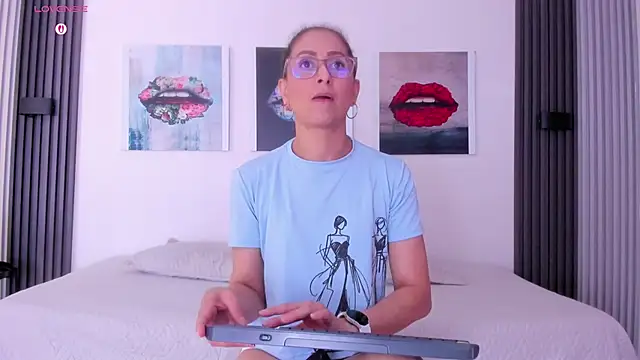 Angela donnato online show from April 2026 03:44:02 AM