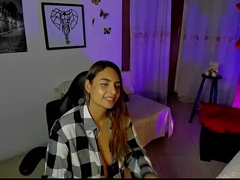 mykaelahoney online show from February 2026 05:05:02 AM