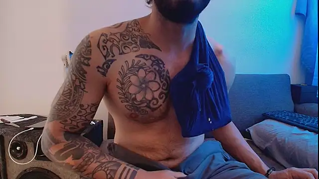 Snapshot of thomas_gun chatting on June 2026 03:06:02 PM thomas gun online show from June 2026 03:06:02 PM